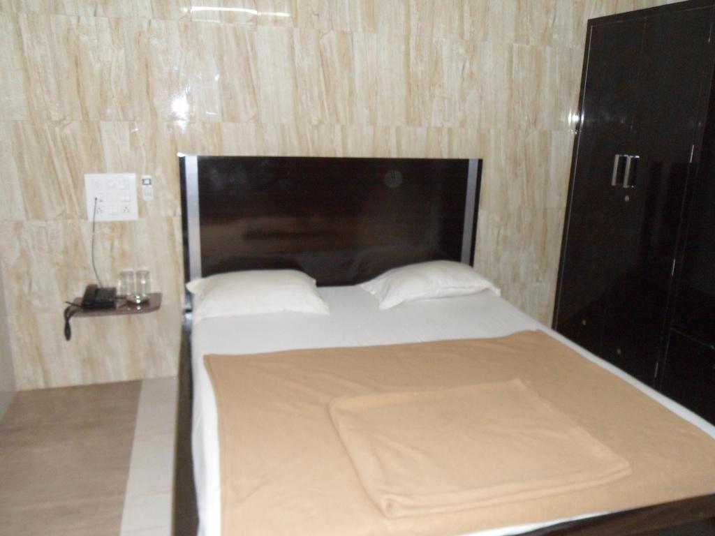 Hotel Jasmine Ahmedabad Exterior photo